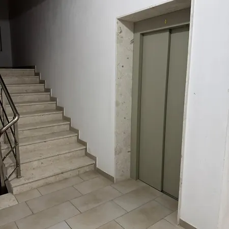 R&m Modern 50m From The Sea And Free Parking Durrës