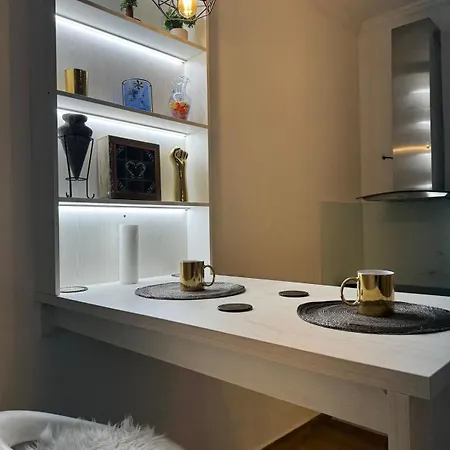 R&m Modern 50m From The Sea And Free Parking Durrës